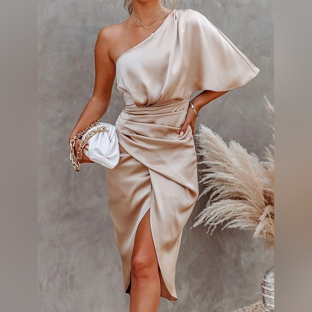 CUPSHE Women Satin Dress Backless One Shoulder Flared Short Sleeves
